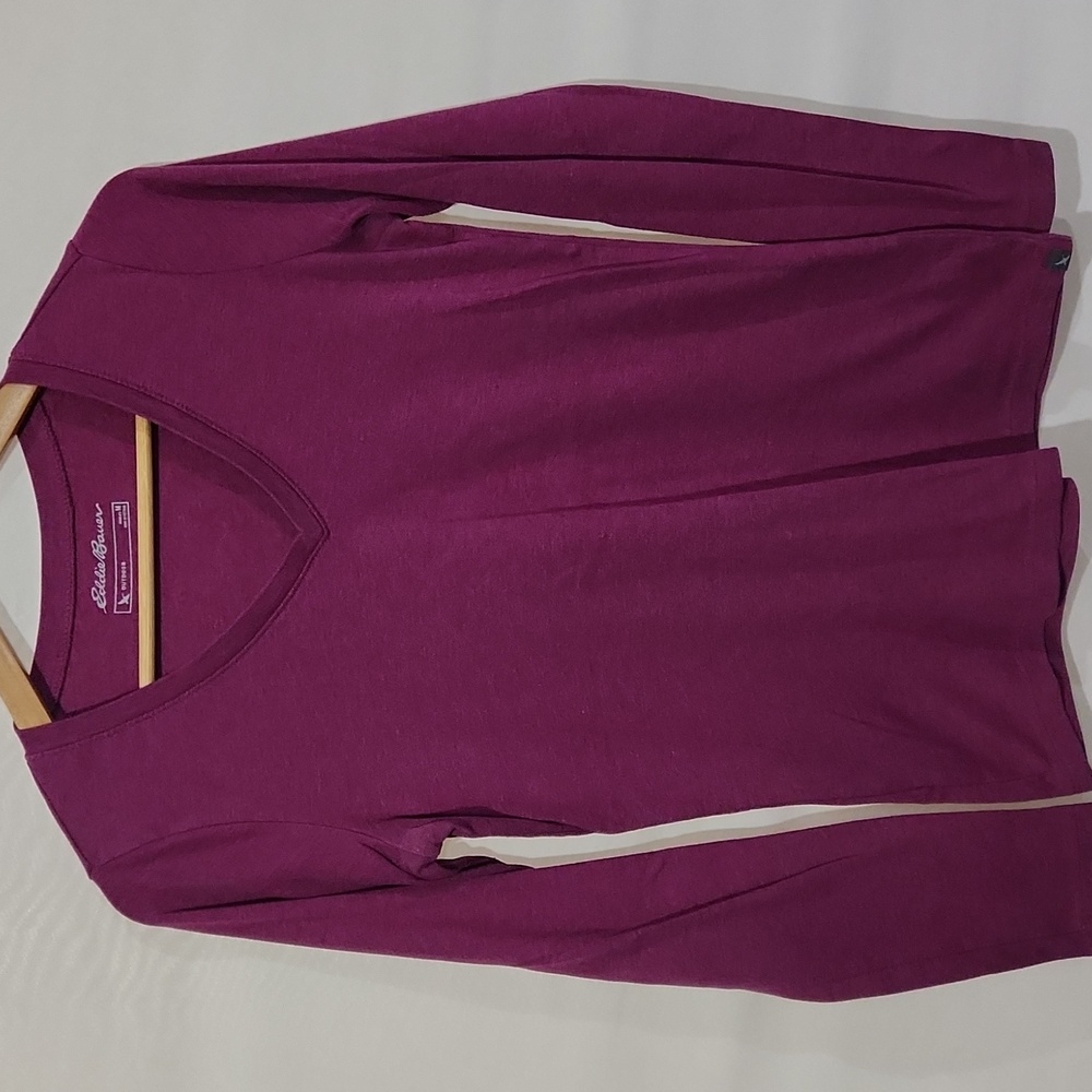 Eddie Bauer V Neck Long Sleeved Tee M